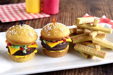 DIY Cupcake Cheeseburgers & Cookie Fries