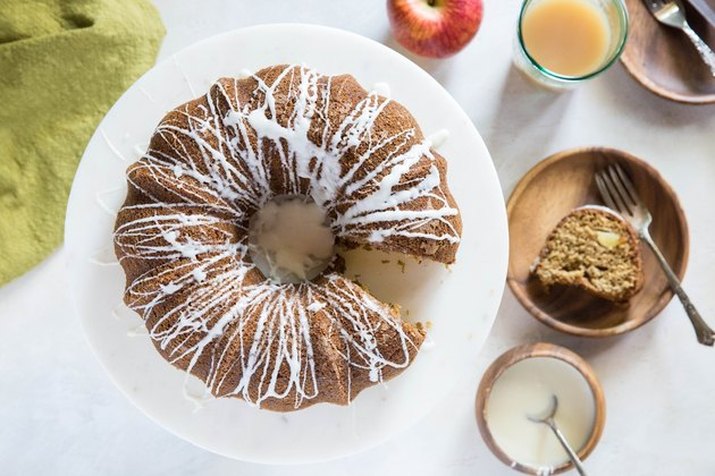 Apple cider cake