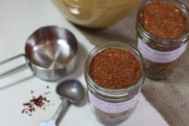 DIY Gift: Taco Seasoning in a Mason Jar