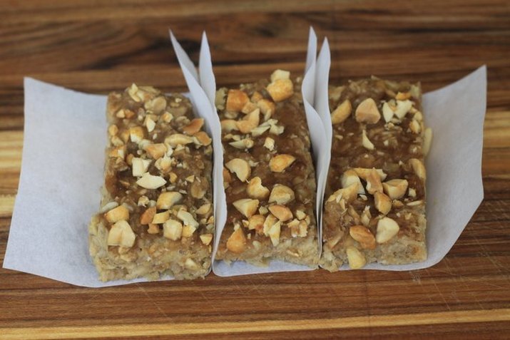 3-Ingredient Peanut Butter Banana Bars