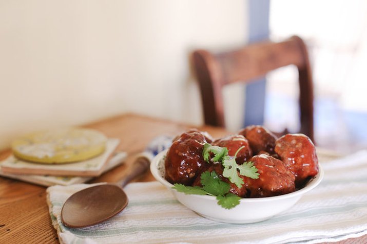 bowl of BBQ meatballs